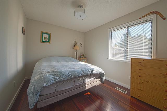 1071 Stevens St, House detached with 3 bedrooms, 3 bathrooms and 5 parking in White Rock BC | Image 22