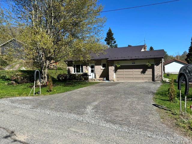180 Bakery Ln, House detached with 4 bedrooms, 2 bathrooms and 8 parking in Gravenhurst ON | Image 1
