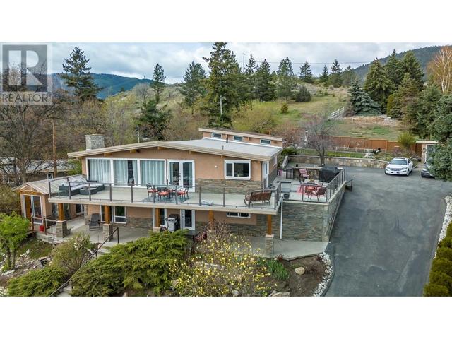 404 West Bench Dr, House detached with 4 bedrooms, 3 bathrooms and 7 parking in Okanagan Similkameen F BC | Image 6