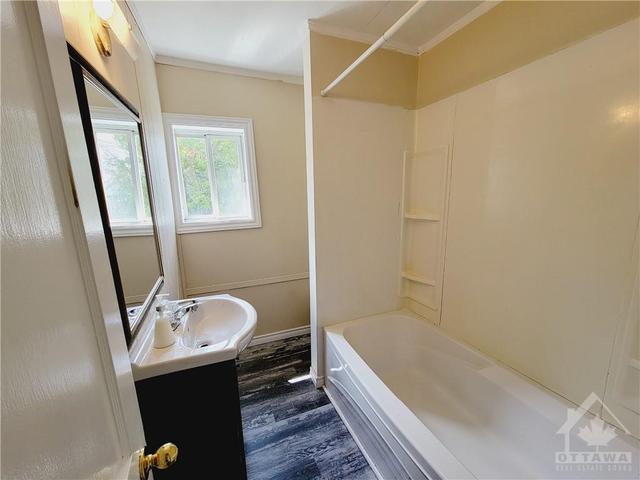 796 Bayview Dr, House detached with 2 bedrooms, 1 bathrooms and 6 parking in Ottawa ON | Image 14