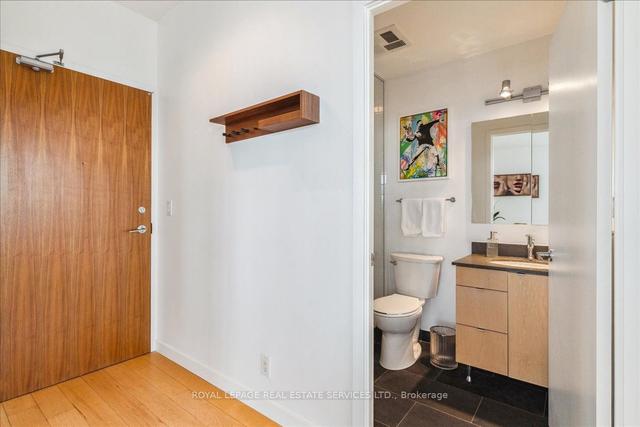 4102 - 33 Lombard St, Condo with 2 bedrooms, 2 bathrooms and 1 parking in Toronto ON | Image 2