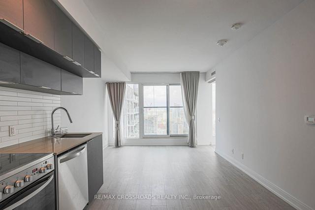 5303 - 181 Dundas St E, Condo with 2 bedrooms, 1 bathrooms and 1 parking in Toronto ON | Image 20