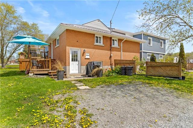 1664 Code St, House detached with 5 bedrooms, 3 bathrooms and 10 parking in Kingston ON | Image 32