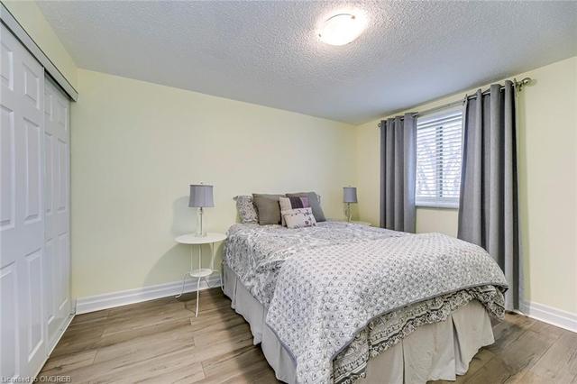 127 - 150 Gateshead Cres, House attached with 3 bedrooms, 1 bathrooms and 127 parking in Hamilton ON | Image 17