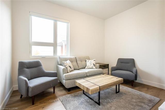 301 - 228 Mcconnell St, Condo with 3 bedrooms, 2 bathrooms and 1 parking in South Huron ON | Image 11