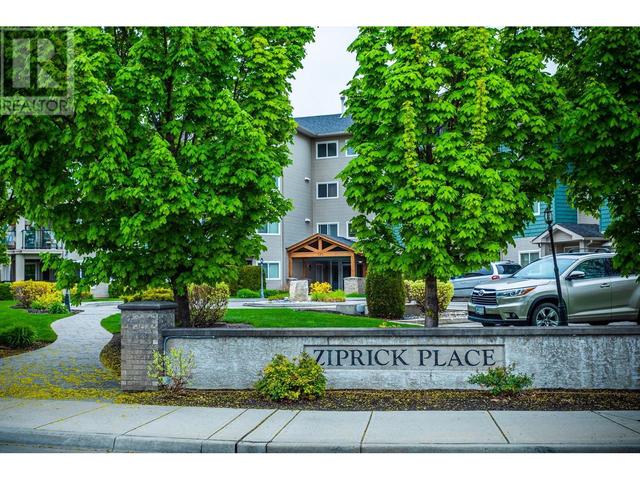 303 - 135 Ziprick Road, Condo with 2 bedrooms, 2 bathrooms and 2 parking in Kelowna BC | Image 2