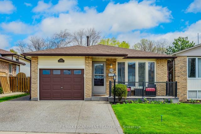 2306 Malcolm Cres, House detached with 3 bedrooms, 2 bathrooms and 3 parking in Burlington ON | Image 1