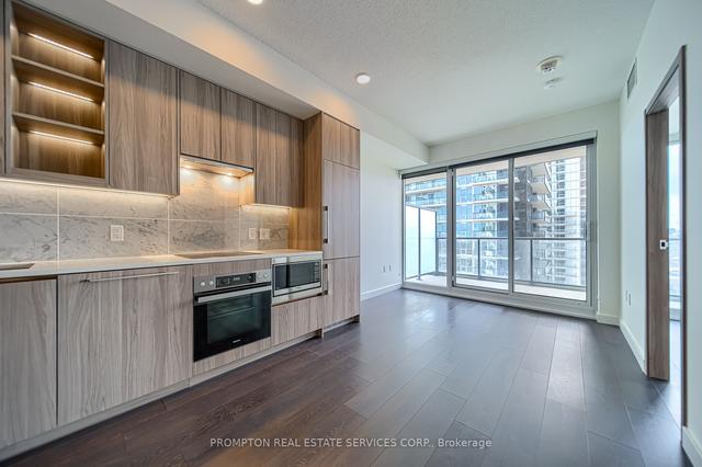 2008 - 95 Mcmahon Dr, Condo with 1 bedrooms, 1 bathrooms and 1 parking in Toronto ON | Image 32