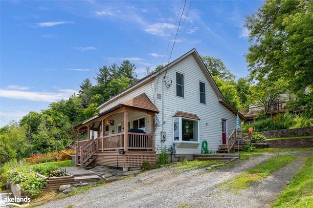 34 Great North Rd, House detached with 3 bedrooms, 2 bathrooms and 3 parking in Parry Sound ON | Image 4