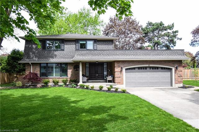 11 Preston Dr, House detached with 5 bedrooms, 2 bathrooms and 8 parking in St. Catharines ON | Image 1