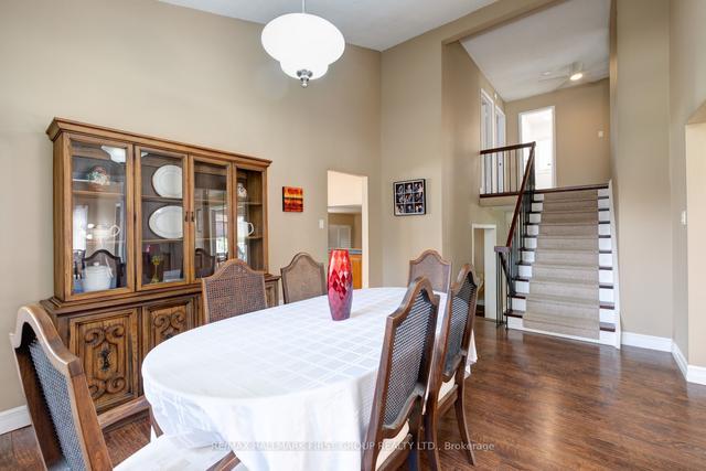 1832 Bronte Sq, House detached with 4 bedrooms, 3 bathrooms and 6 parking in Pickering ON | Image 2
