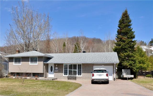 298 Rancier St, House detached with 3 bedrooms, 2 bathrooms and 5 parking in North Bay ON | Image 1