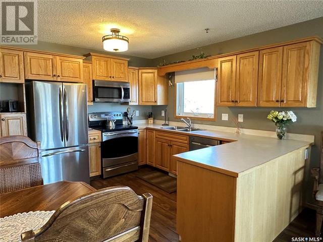 304 - 11 Coteau Ave W, Condo with 1 bedrooms, 2 bathrooms and null parking in Weyburn SK | Image 5