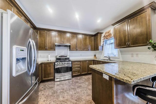 44 Moderna Dr, House detached with 4 bedrooms, 3 bathrooms and 4 parking in Vaughan ON | Image 8