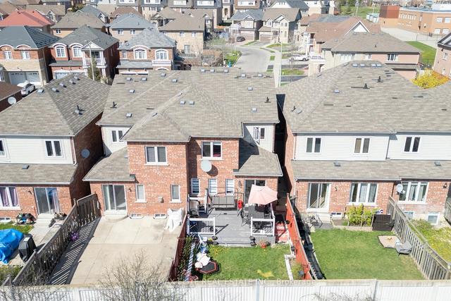 32 Charcoal Way, House attached with 3 bedrooms, 4 bathrooms and 3 parking in Brampton ON | Image 31