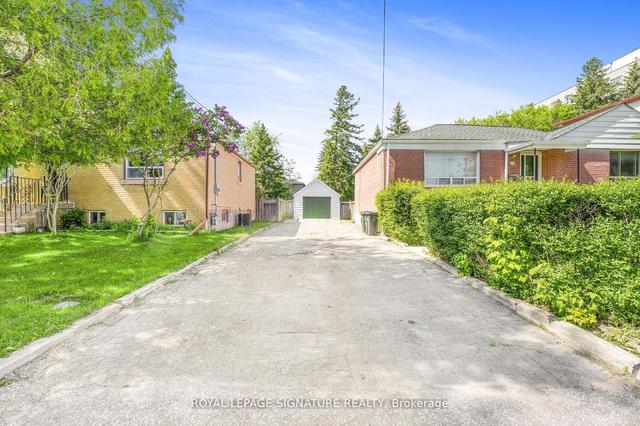 12 Verwood Ave, House detached with 3 bedrooms, 1 bathrooms and 7 parking in Toronto ON | Image 22