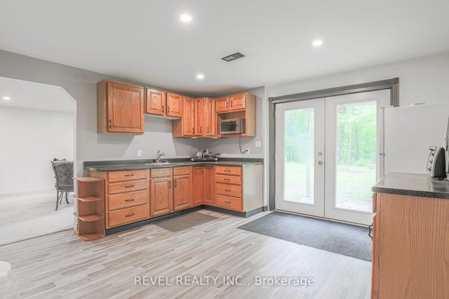 124 Pinery Rd, House detached with 3 bedrooms, 2 bathrooms and 10 parking in Kawartha Lakes ON | Image 10