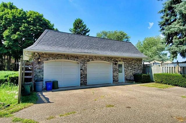 1262 Lakeshore Rd W, House detached with 3 bedrooms, 4 bathrooms and 24 parking in St. Catharines ON | Image 12