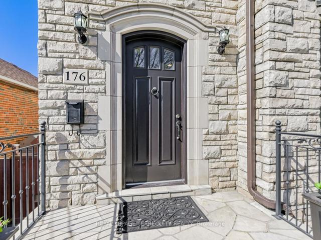 176 Joicey Blvd, House detached with 4 bedrooms, 4 bathrooms and 4 parking in Toronto ON | Image 34