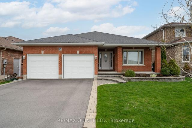 13 Vertis Ct, House detached with 3 bedrooms, 2 bathrooms and 4 parking in Belleville ON | Image 1