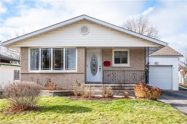 221 Laurentian Drive, House detached with 3 bedrooms, 2 bathrooms and 3 parking in Kitchener ON | Image 1