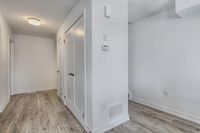 221 W Oak Trl, Townhouse with 2 bedrooms, 2 bathrooms and 2 parking in Kitchener ON | Image 15