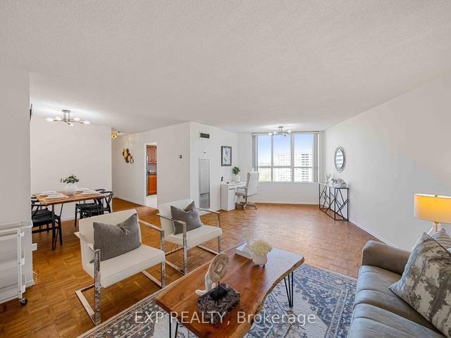 1010 - 3695 Kaneff Cres, Condo with 1 bedrooms, 1 bathrooms and 1 parking in Mississauga ON | Image 4