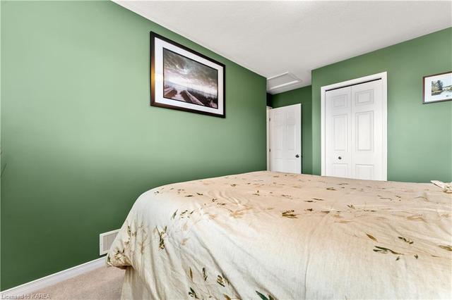 1342 Grace Ave, House detached with 4 bedrooms, 2 bathrooms and 6 parking in Kingston ON | Image 14