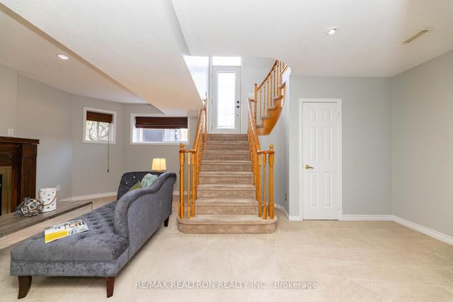 1121 Timberland Cres, House detached with 2 bedrooms, 2 bathrooms and 3 parking in Oshawa ON | Image 21