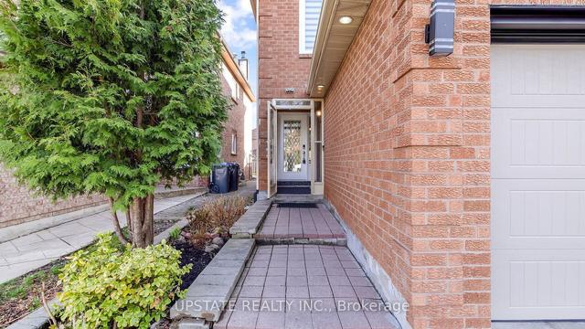 40 Hood Cres, House detached with 3 bedrooms, 4 bathrooms and 6 parking in Brampton ON | Image 12