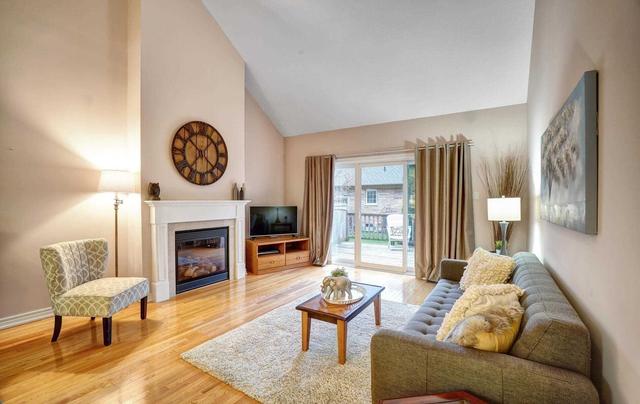 4 Oasis Way, Townhouse with 2 bedrooms, 3 bathrooms and 2 parking in Markham ON | Image 2