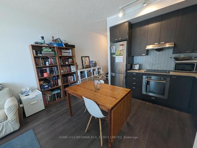 1403 - 50 Ann O'reilly Rd, Condo with 1 bedrooms, 1 bathrooms and 1 parking in Toronto ON | Image 2