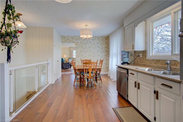 3958 Petworth Rd Rd, House detached with 3 bedrooms, 1 bathrooms and 8 parking in South Frontenac ON | Image 42