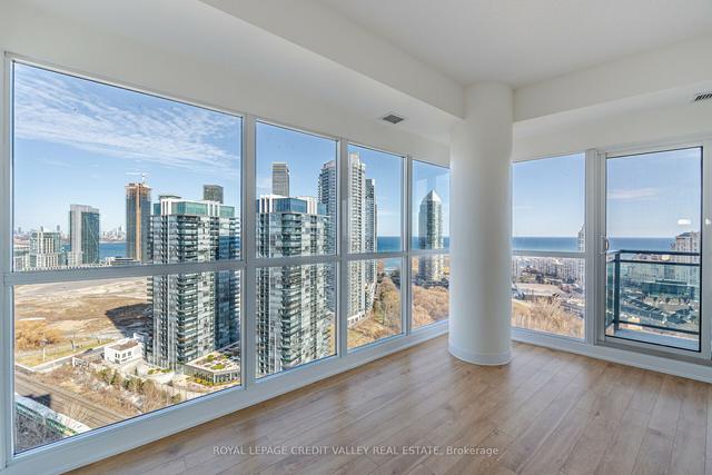 2426 - 165 Legion Rd N, Condo with 2 bedrooms, 2 bathrooms and 1 parking in Toronto ON | Image 11