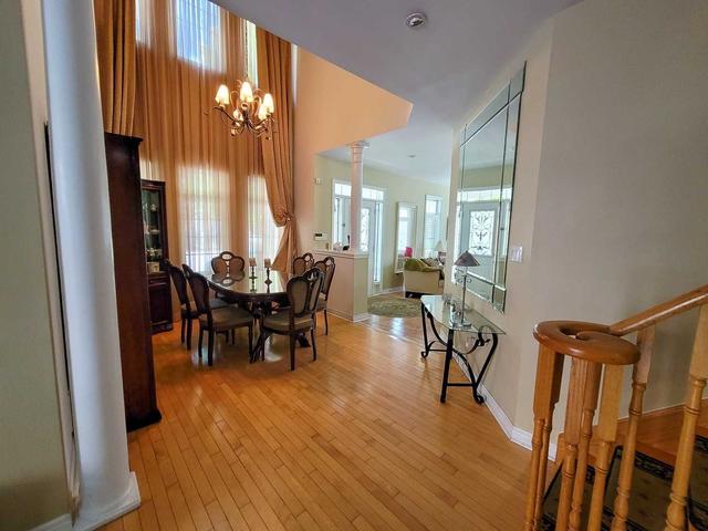 106 Santa Maria Tr, House detached with 3 bedrooms, 3 bathrooms and 4 parking in Vaughan ON | Image 9