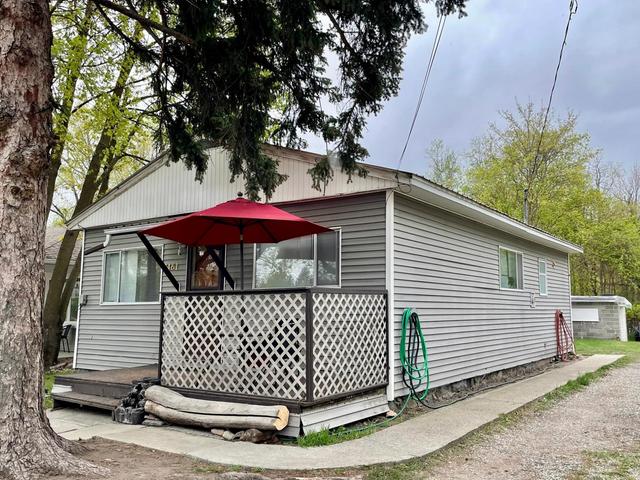 7461 7th Street, House detached with 2 bedrooms, 1 bathrooms and null parking in Grand Forks BC | Image 2