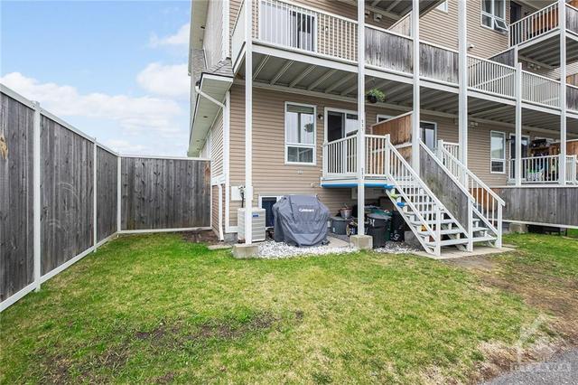 531 Lakeridge Drive, House attached with 2 bedrooms, 3 bathrooms and 2 parking in Ottawa ON | Image 26