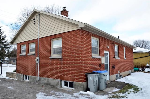 327 Ontario Street, House detached with 3 bedrooms, 1 bathrooms and null parking in Central Huron ON | Image 19