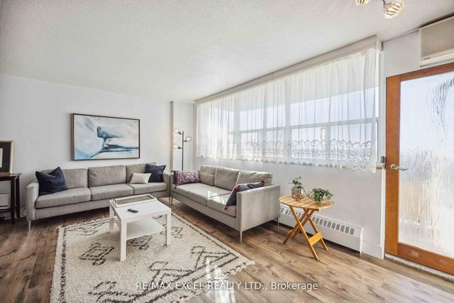 616 - 80 Grandravine Dr, Condo with 3 bedrooms, 1 bathrooms and 1 parking in Toronto ON | Image 9