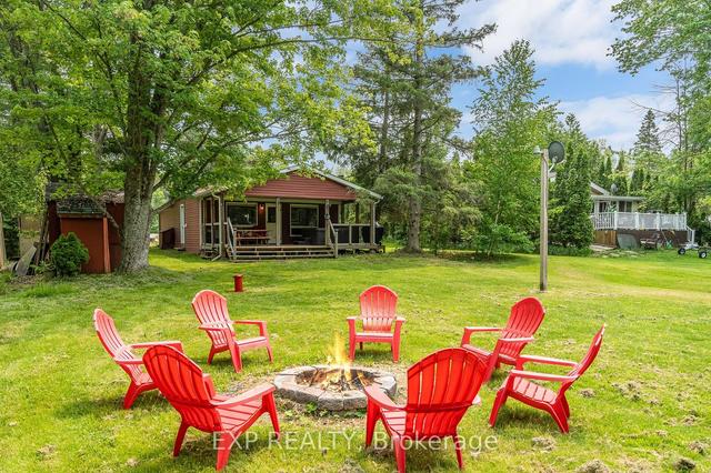 235 Monck Rd, House detached with 3 bedrooms, 1 bathrooms and 10 parking in Kawartha Lakes ON | Image 1