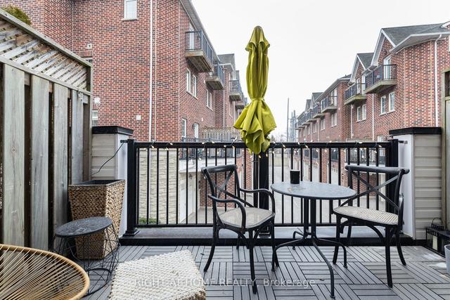 76 - 119a The Queensway Way N, Townhouse with 3 bedrooms, 2 bathrooms and 1 parking in Toronto ON | Image 4