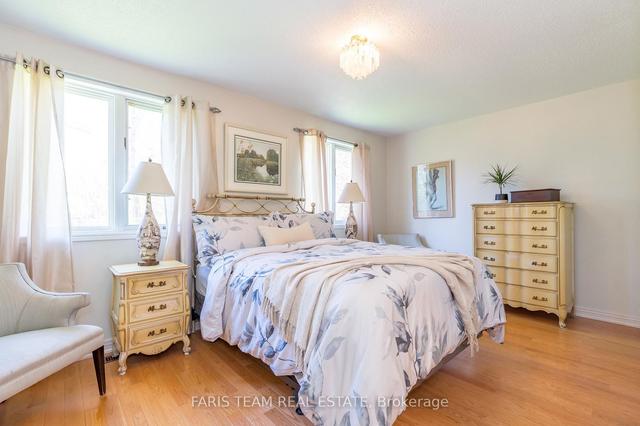 17 Palm Beach Rd, House detached with 2 bedrooms, 2 bathrooms and 4 parking in Oro Medonte ON | Image 3