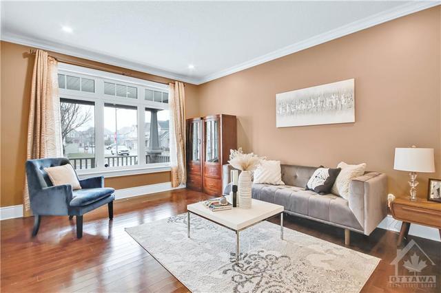 100 Brambling Way, House detached with 4 bedrooms, 5 bathrooms and 4 parking in Ottawa ON | Image 4