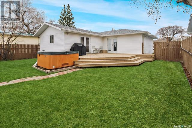 312 3rd Ave Se, House detached with 4 bedrooms, 2 bathrooms and null parking in Swift Current SK | Image 1