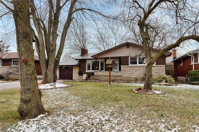 8835 Banting Avenue, House detached with 4 bedrooms, 2 bathrooms and 1 parking in Niagara Falls ON | Image 3