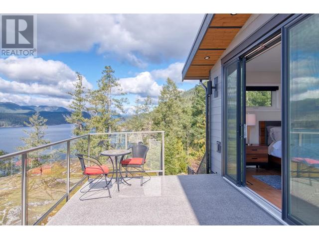 13595 Sakinaw Dr, House detached with 3 bedrooms, 3 bathrooms and 5 parking in Sunshine Coast A BC | Image 21