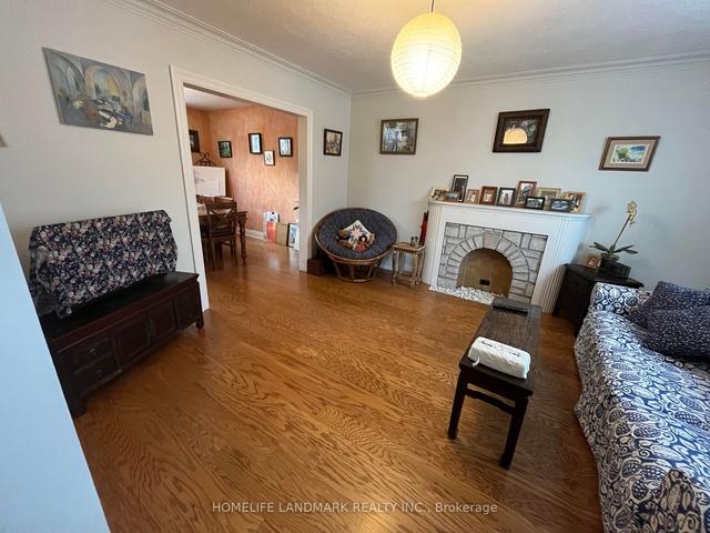 380 Vaughan Rd, House semidetached with 3 bedrooms, 2 bathrooms and 2 parking in Toronto ON | Image 2