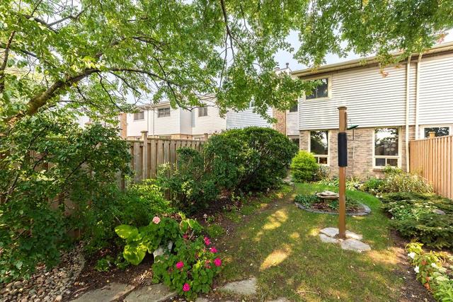 75 Hawkshead Cres, House attached with 3 bedrooms, 3 bathrooms and 3 parking in Toronto ON | Image 10