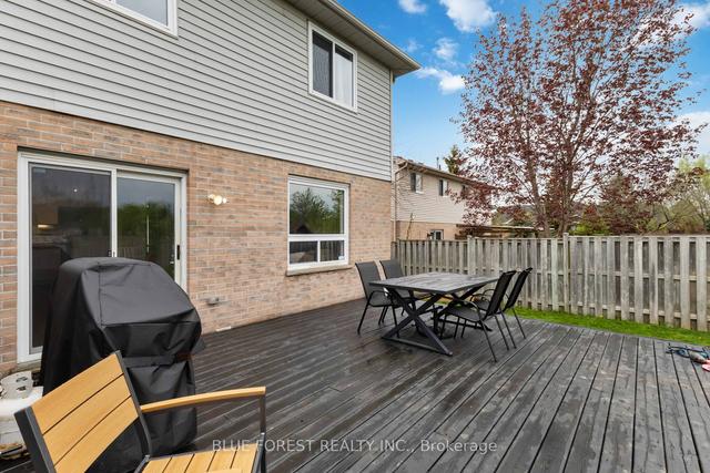 918 Shelborne St, House semidetached with 3 bedrooms, 3 bathrooms and 3 parking in London ON | Image 25