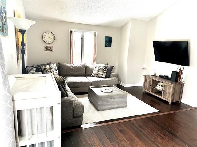 5728 Andrasi Cres, Townhouse with 2 bedrooms, 2 bathrooms and 2 parking in Ottawa ON | Image 8